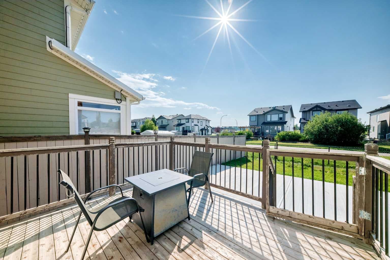 8 Skyview Point Terrace NE