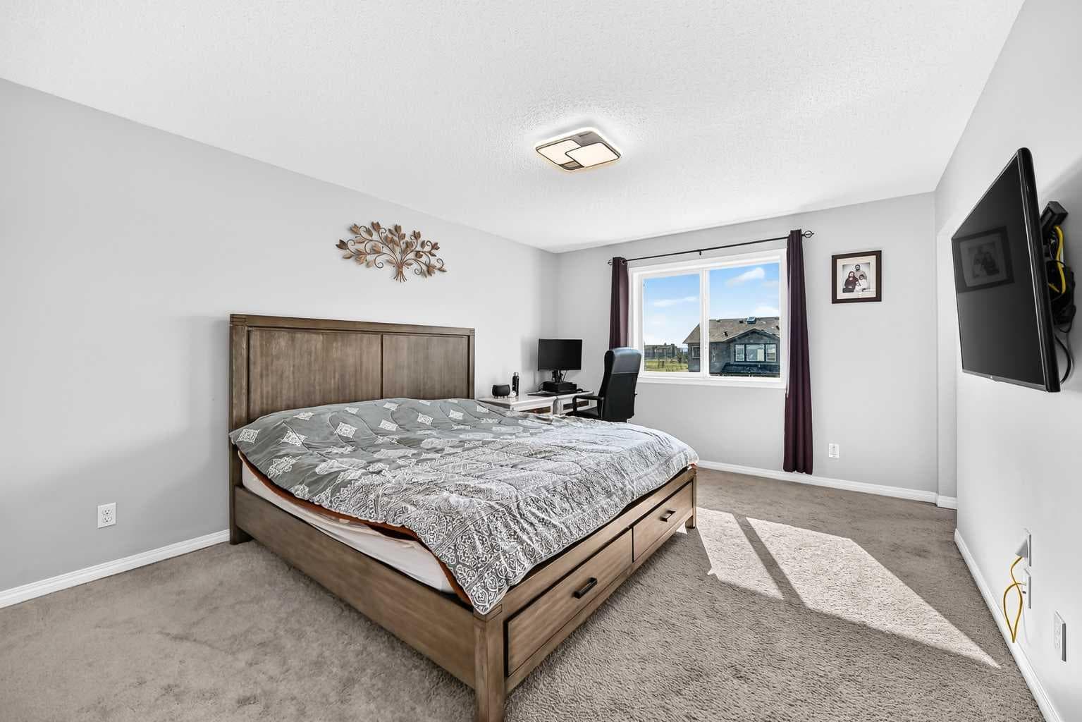 8 Skyview Point Terrace NE