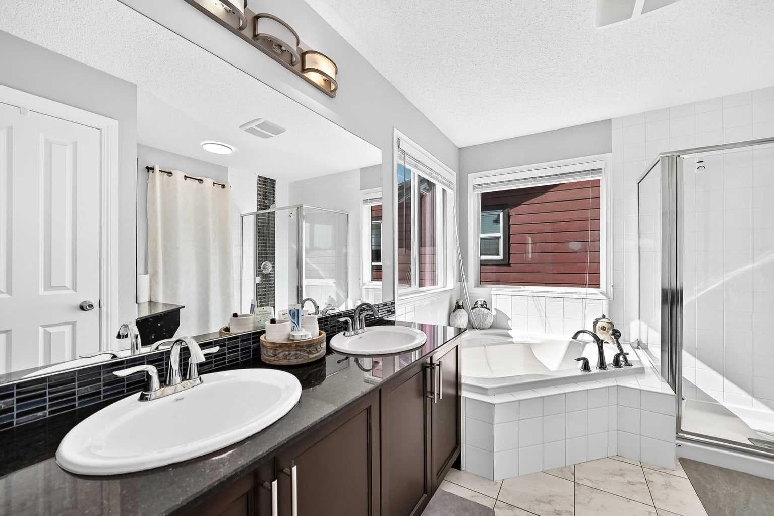 8 Skyview Point Terrace NE