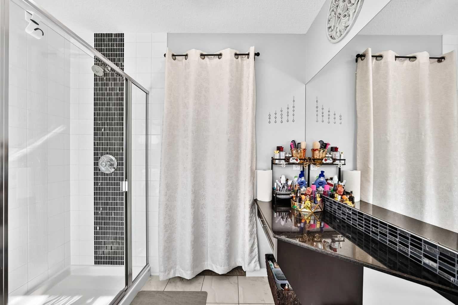 8 Skyview Point Terrace NE