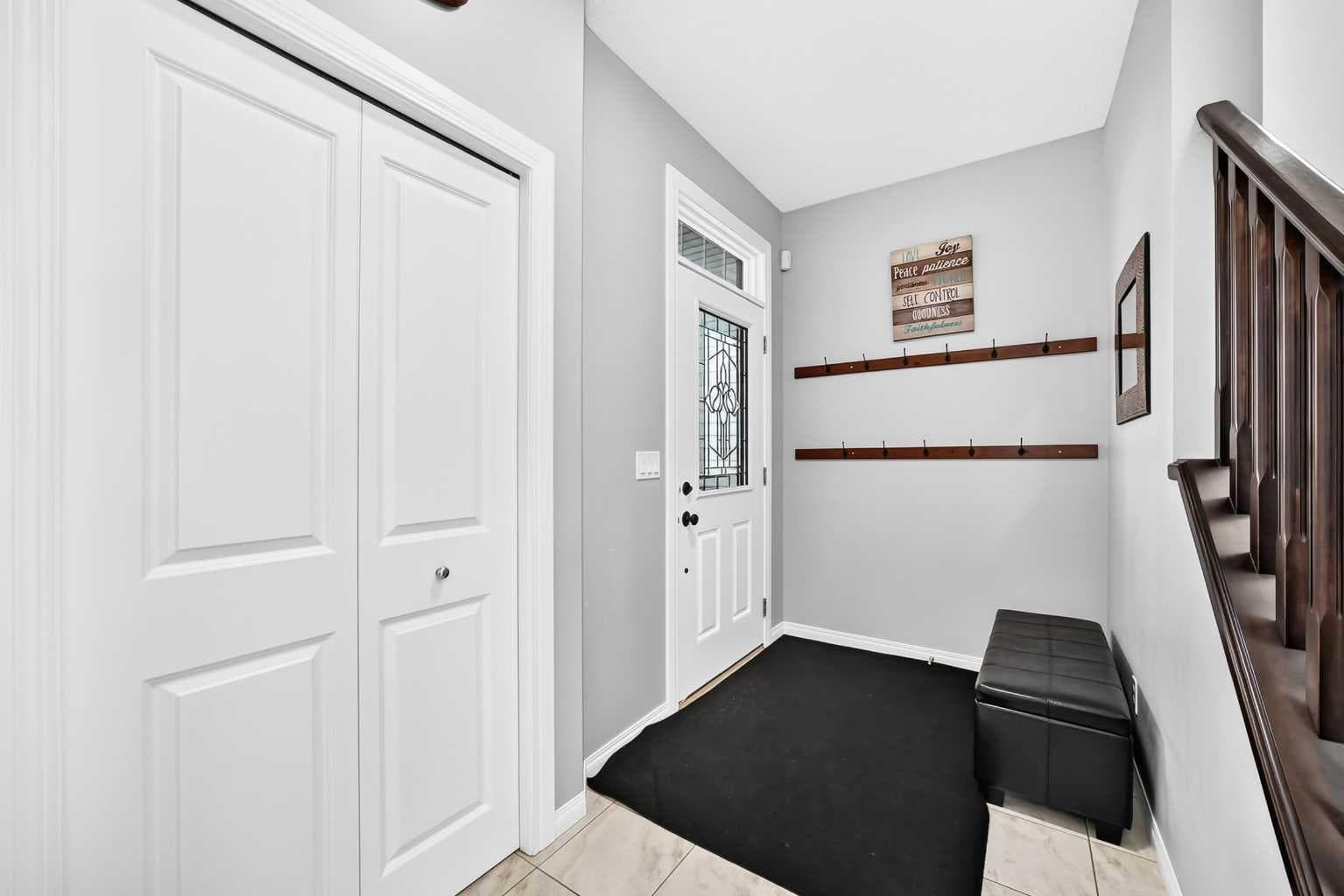 8 Skyview Point Terrace NE