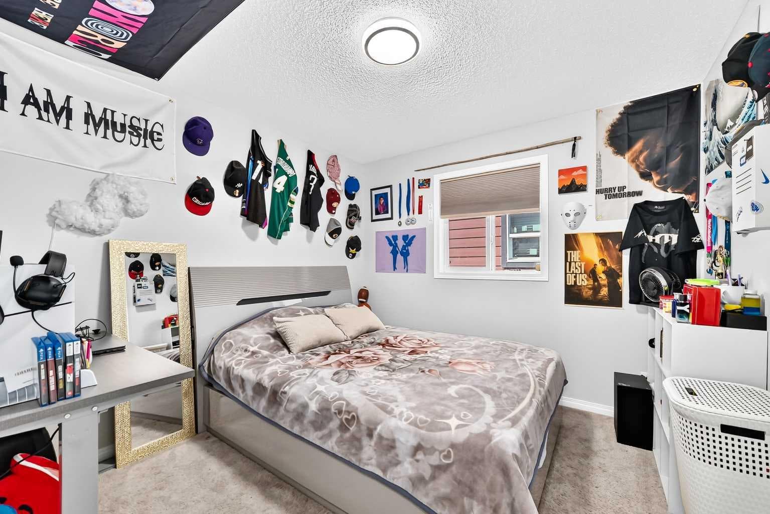8 Skyview Point Terrace NE