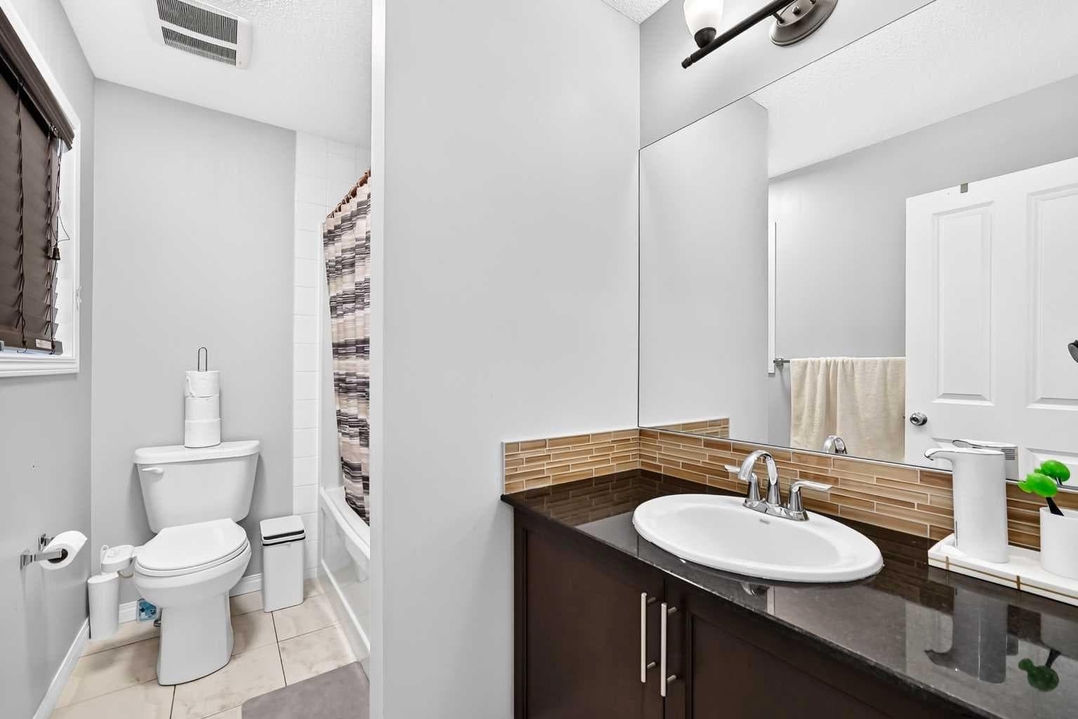 8 Skyview Point Terrace NE