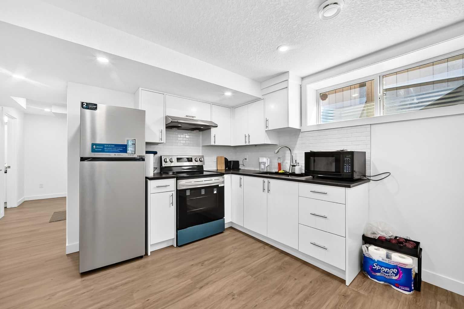 8 Skyview Point Terrace NE