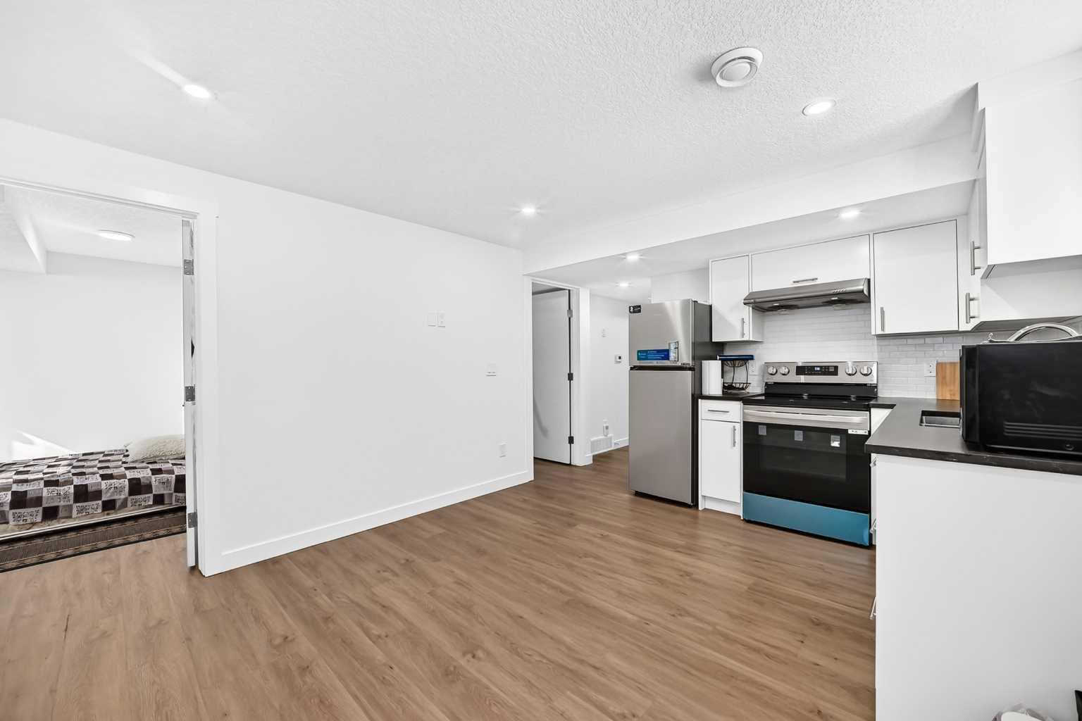 8 Skyview Point Terrace NE