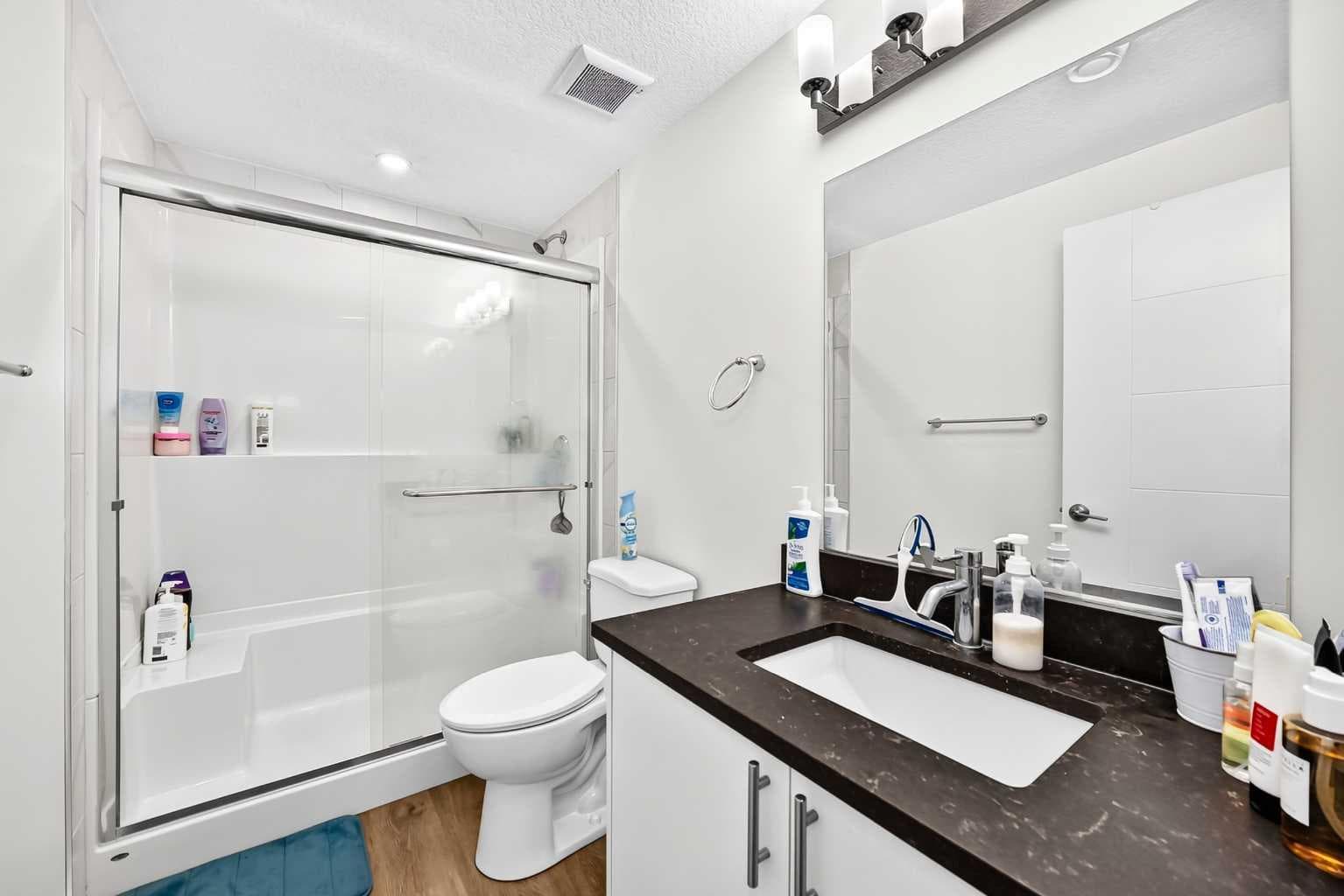 8 Skyview Point Terrace NE