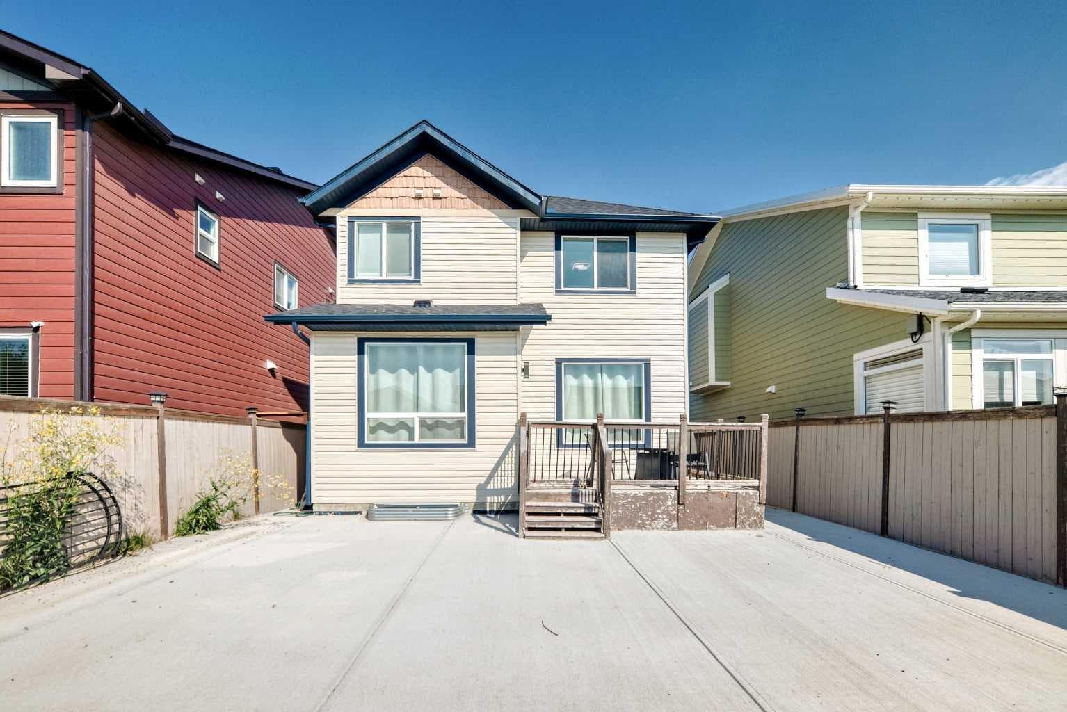 8 Skyview Point Terrace NE