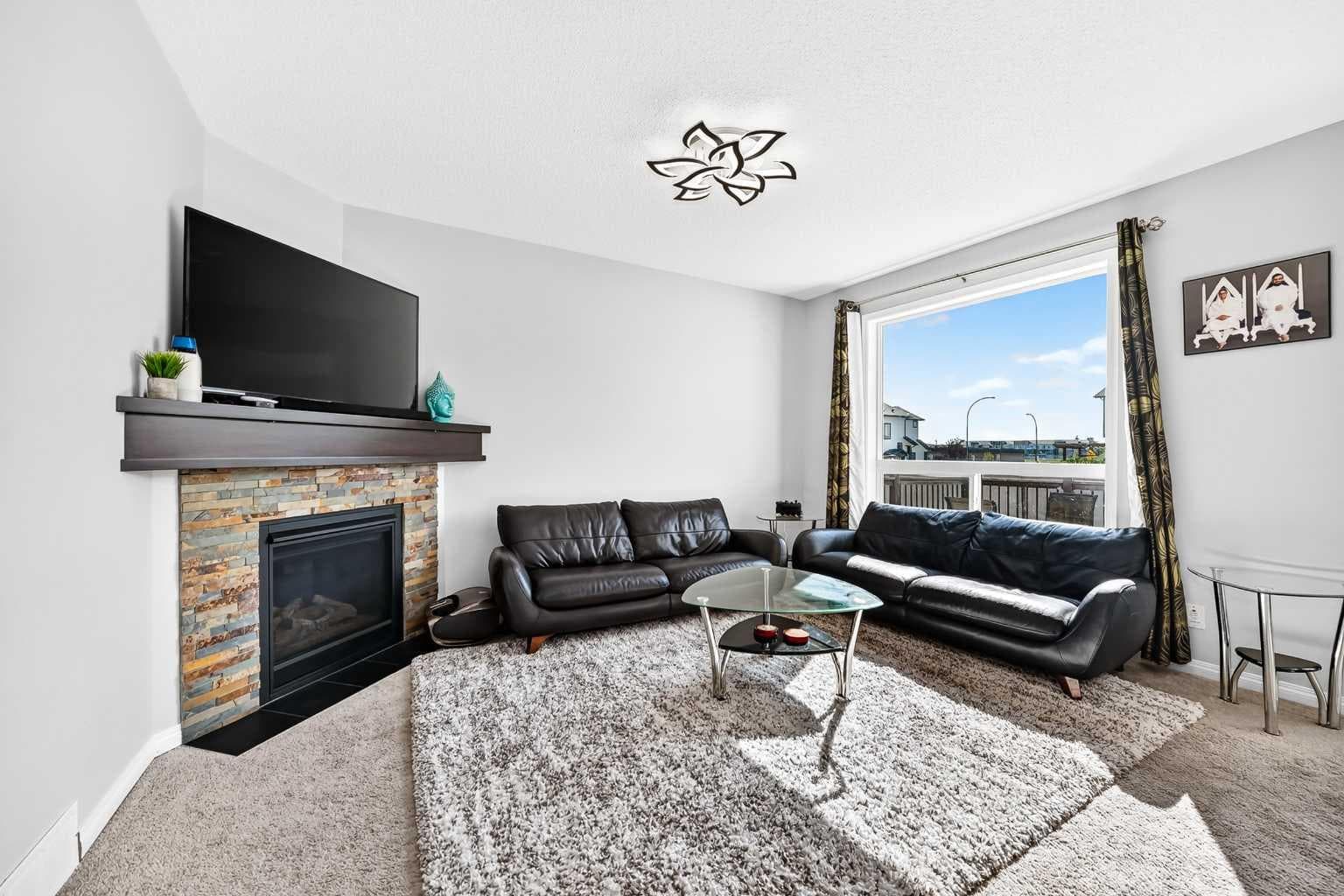 8 Skyview Point Terrace NE