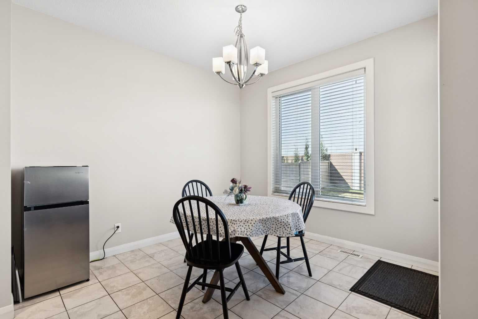 215 Redstone Heights NE