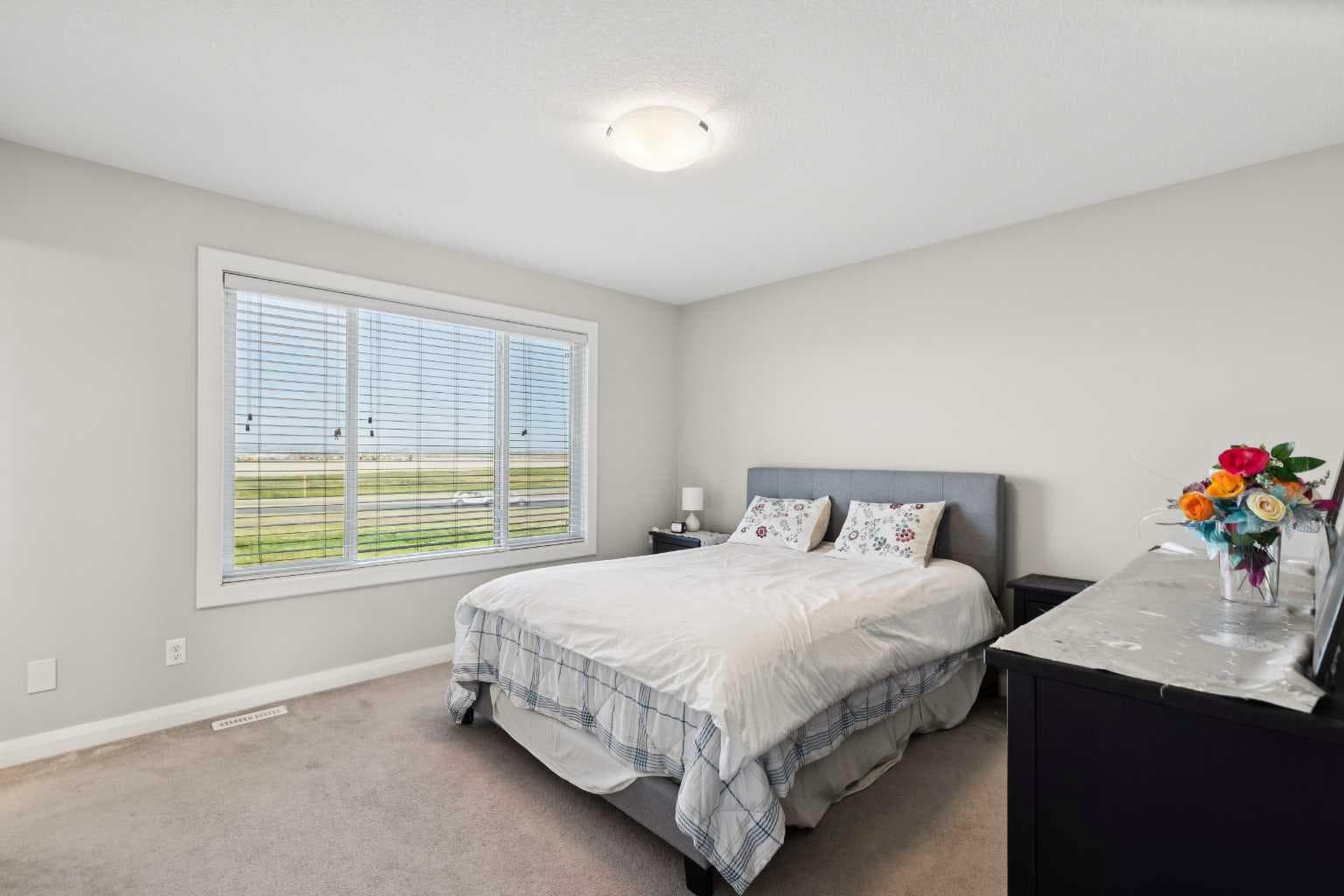 215 Redstone Heights NE