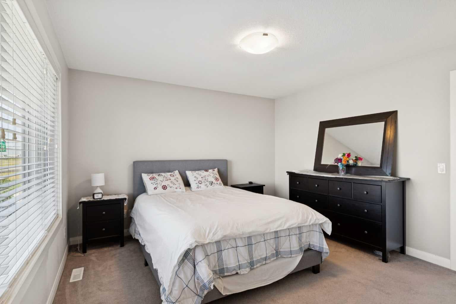 215 Redstone Heights NE