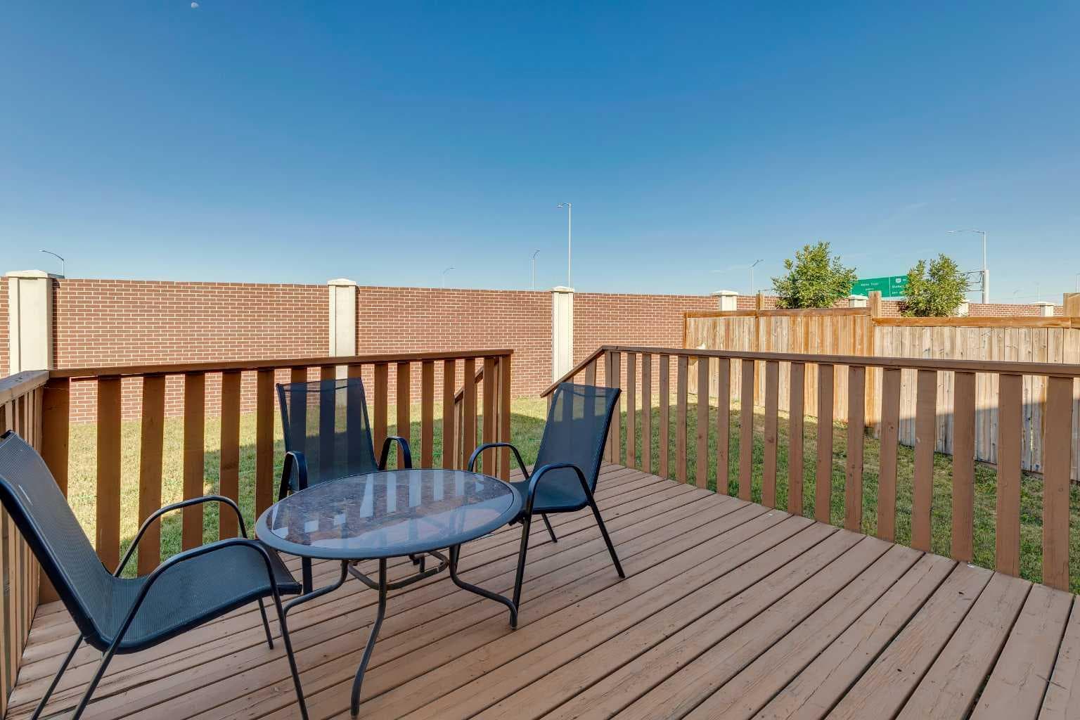 215 Redstone Heights NE