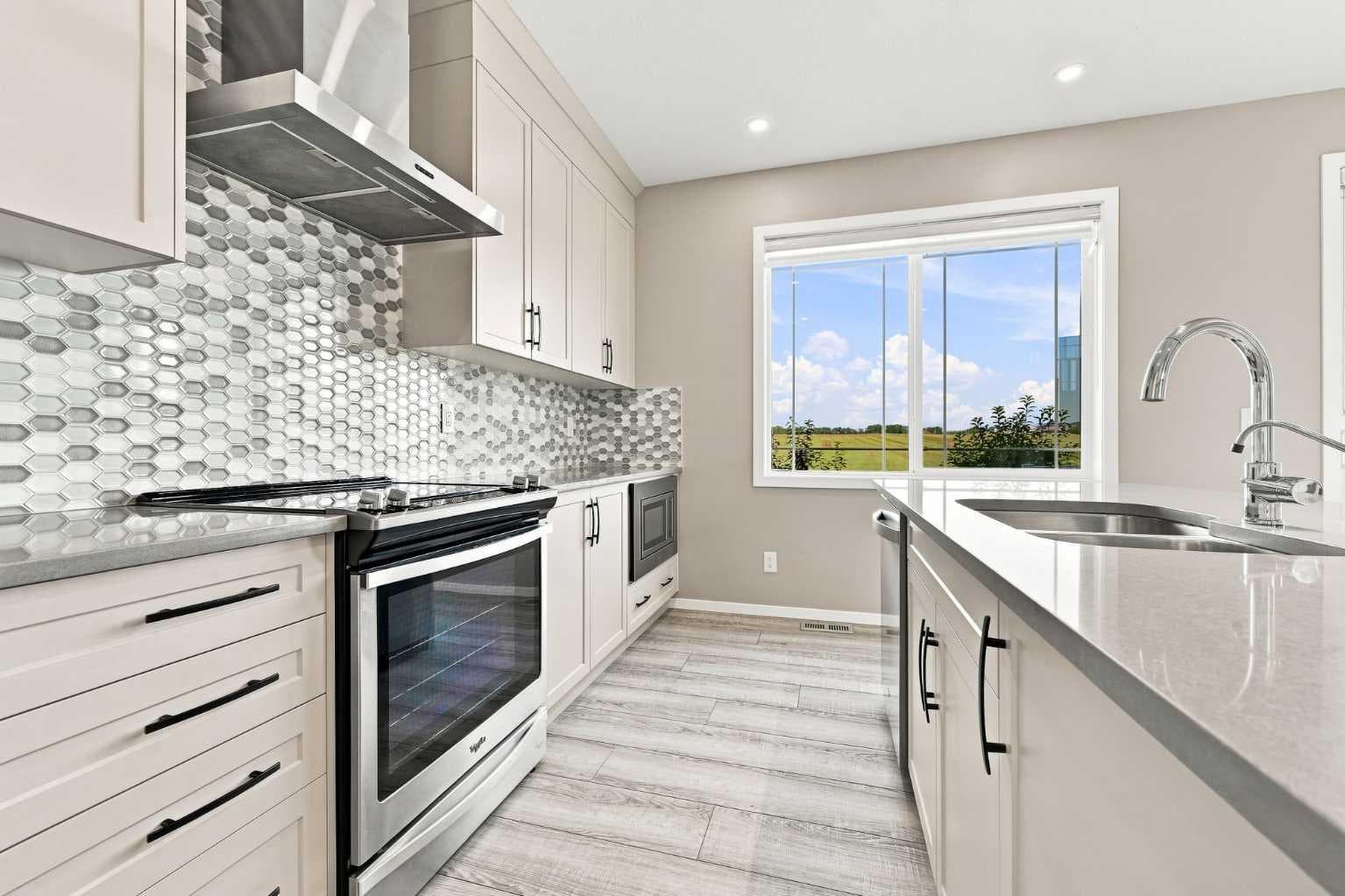 142 Yorkstone Way SW