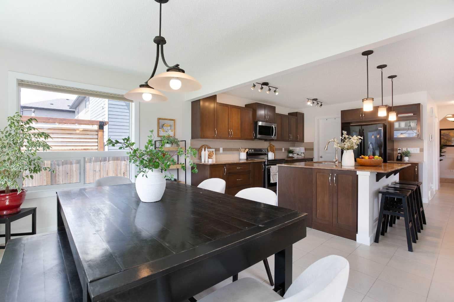 2 Kingston View SE