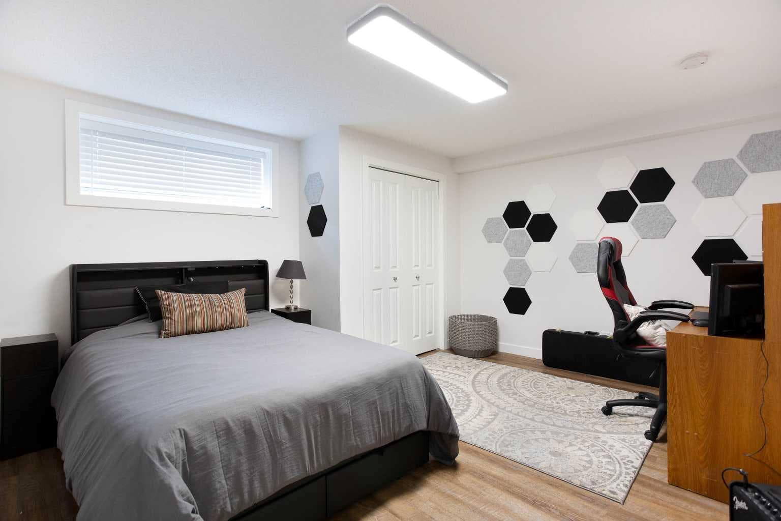 2 Kingston View SE