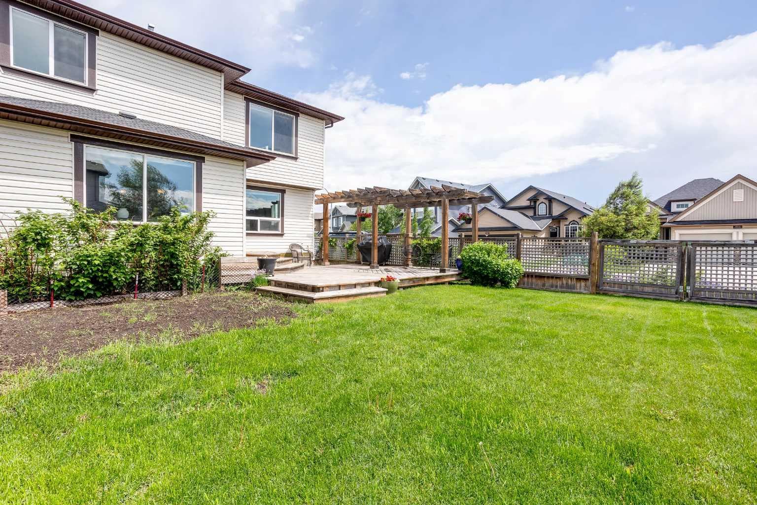 2 Kingston View SE
