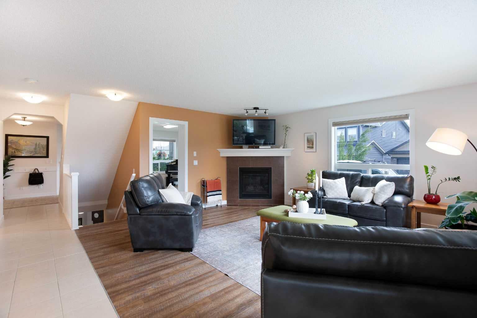 2 Kingston View SE