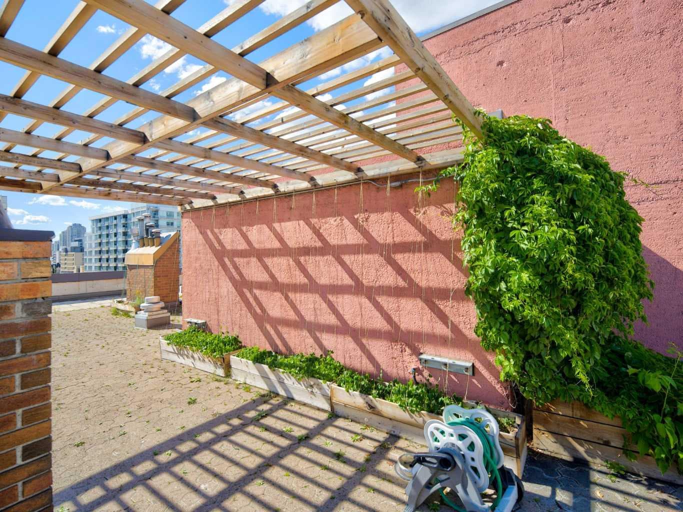 703, 537 14 Avenue SW