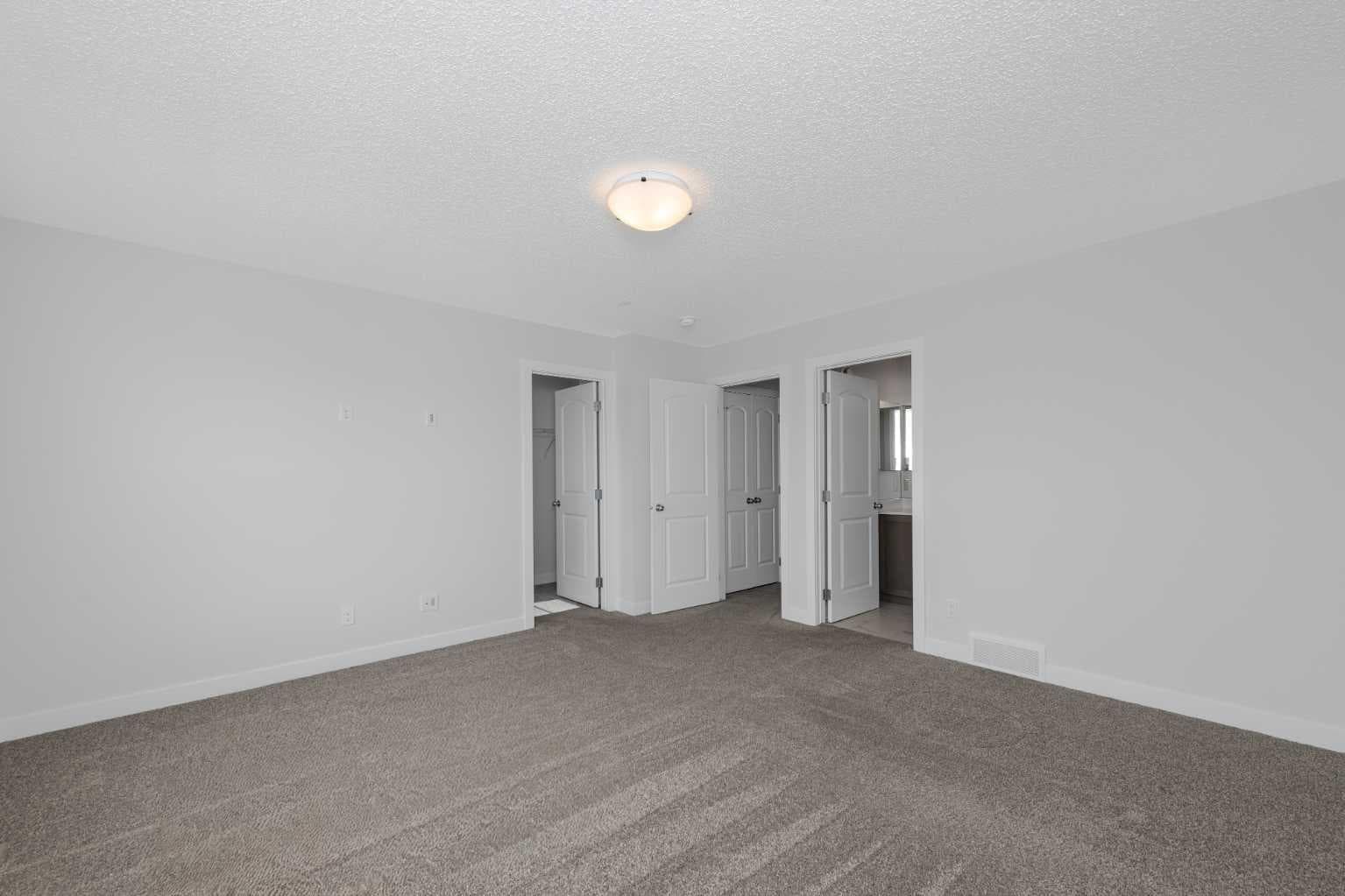206 Legacy Glen Court SE