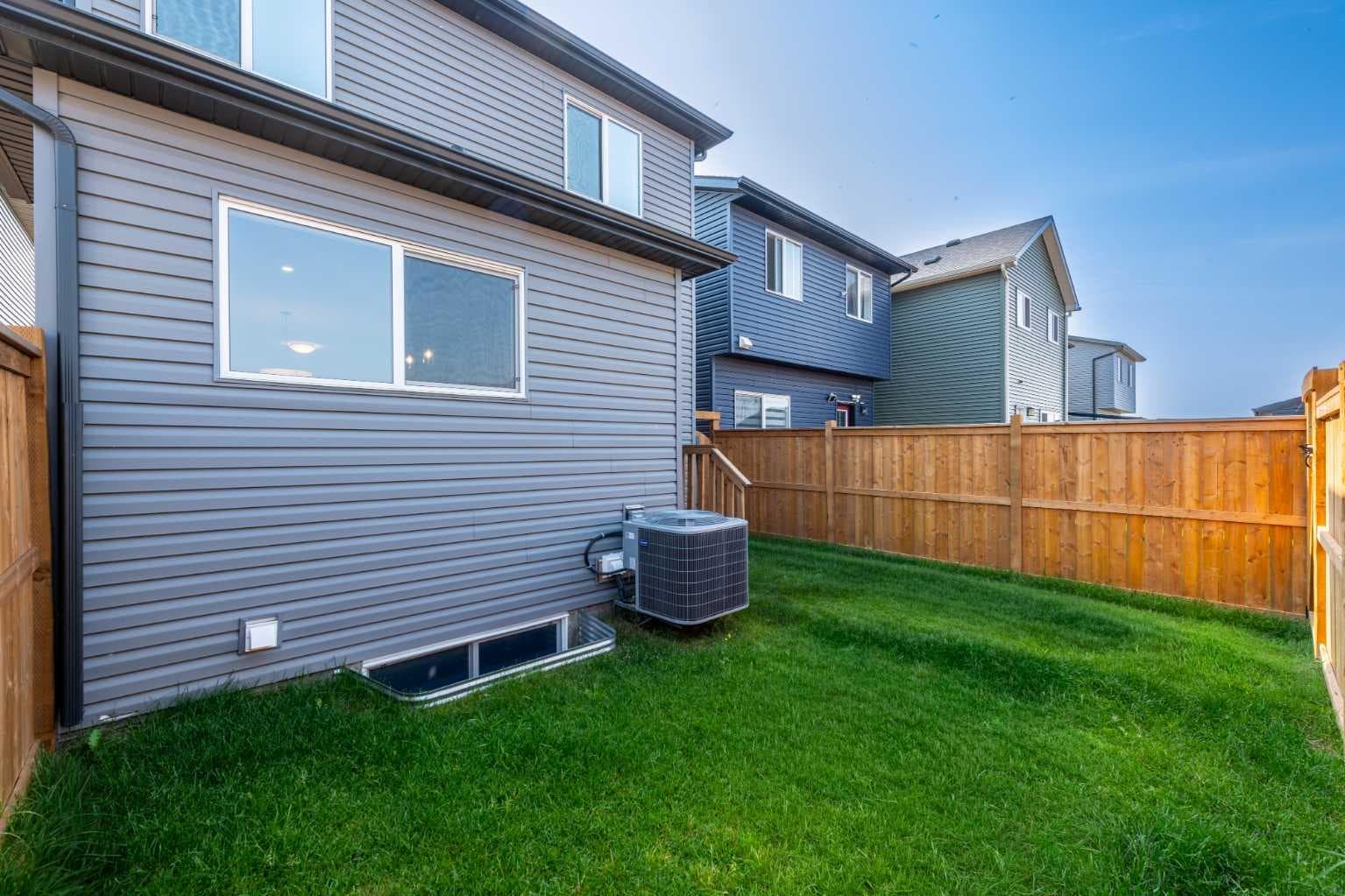 206 Legacy Glen Court SE
