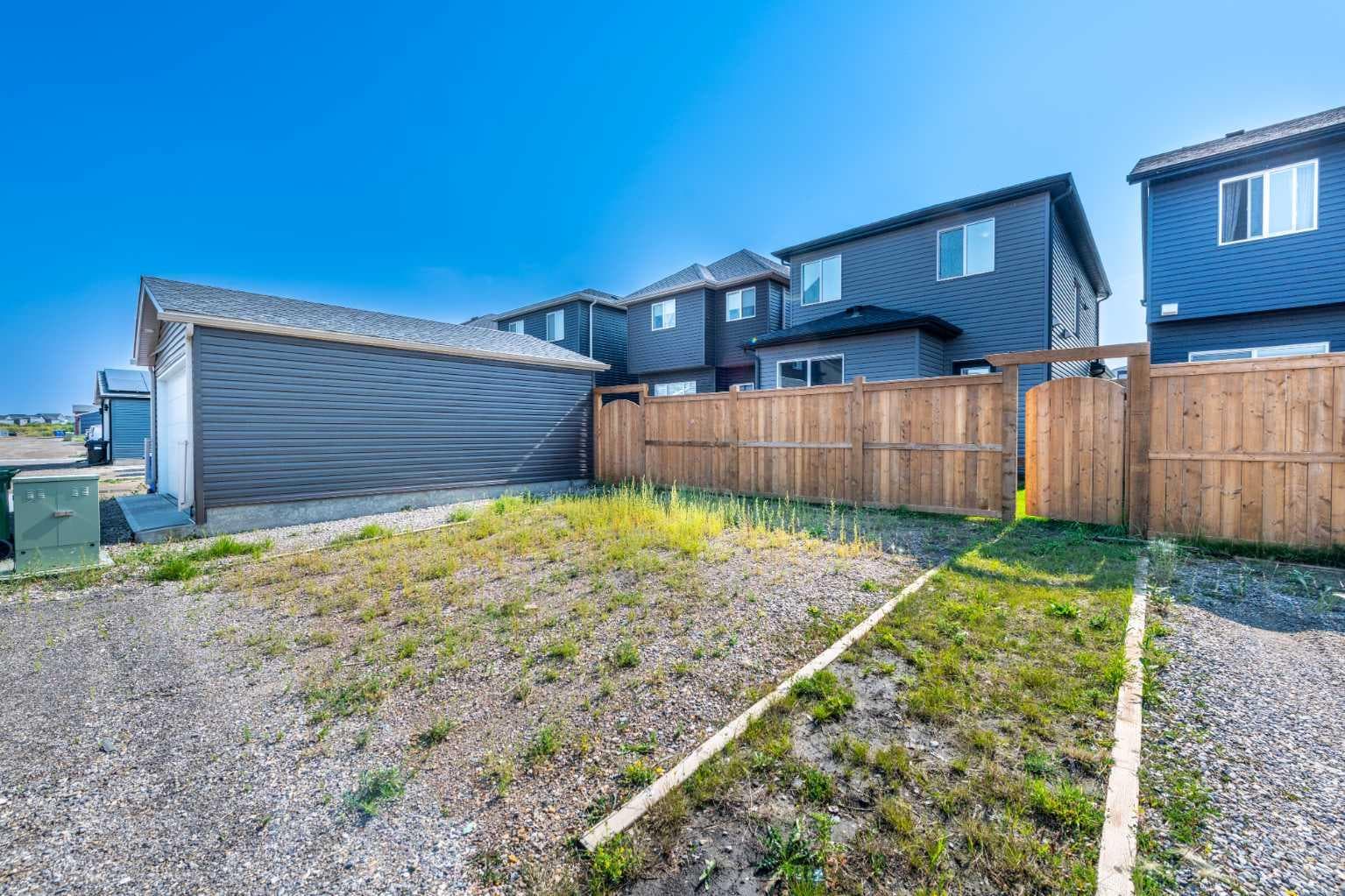 206 Legacy Glen Court SE