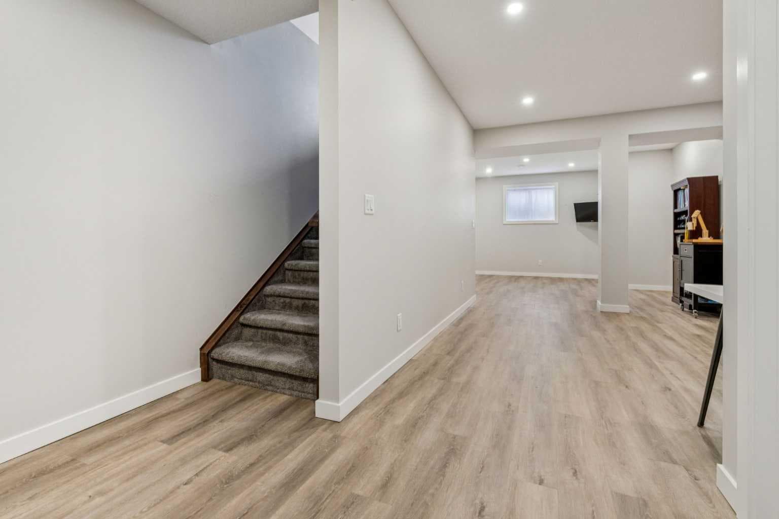 24 Willow Park Point 