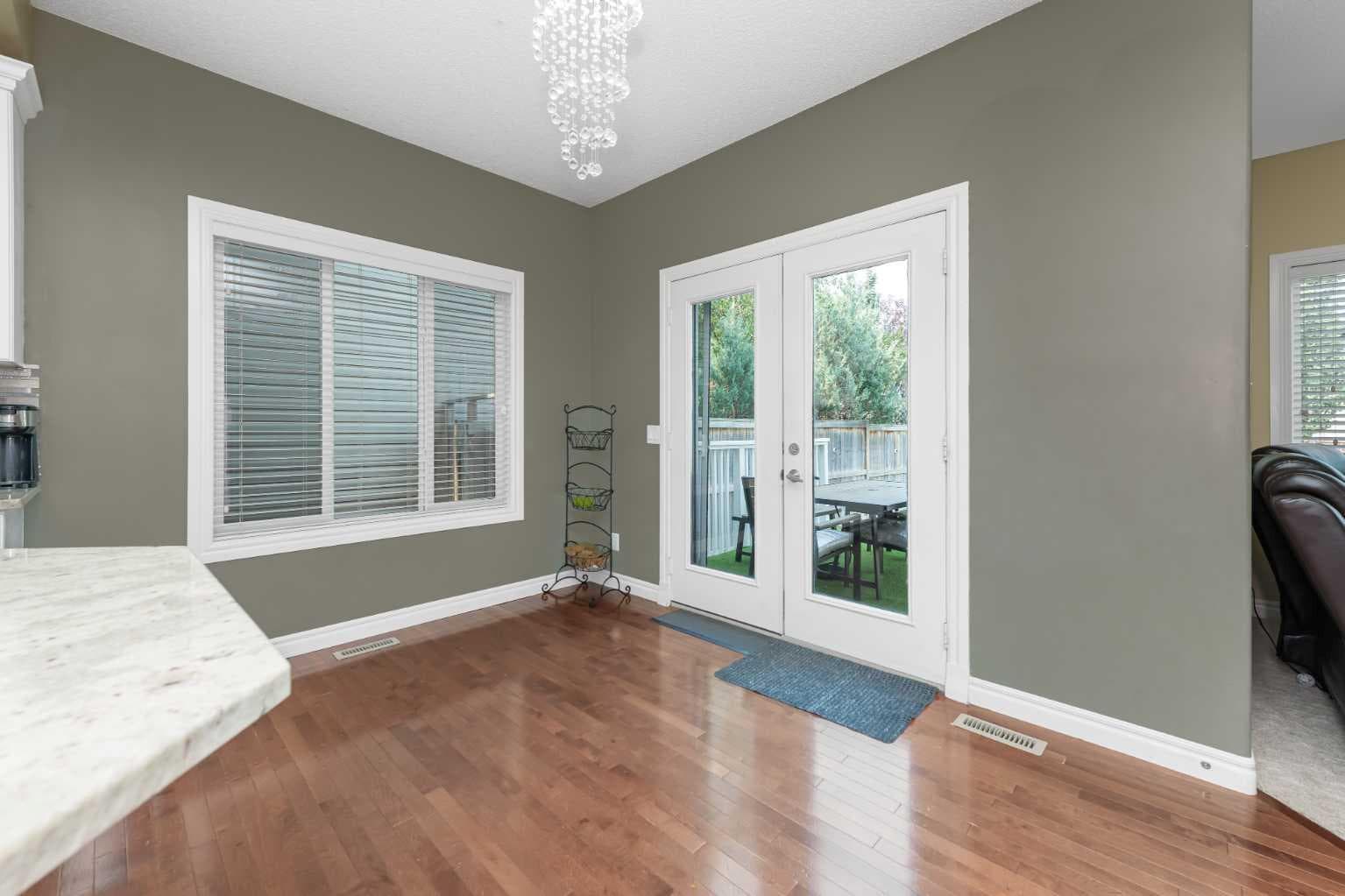 135 Kincora Drive NW