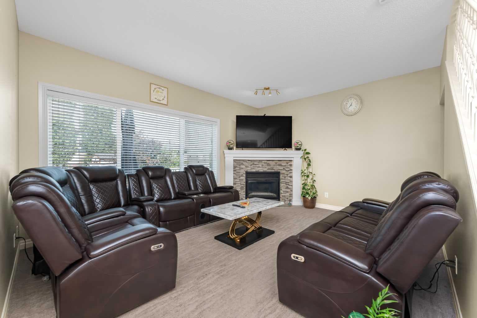 135 Kincora Drive NW