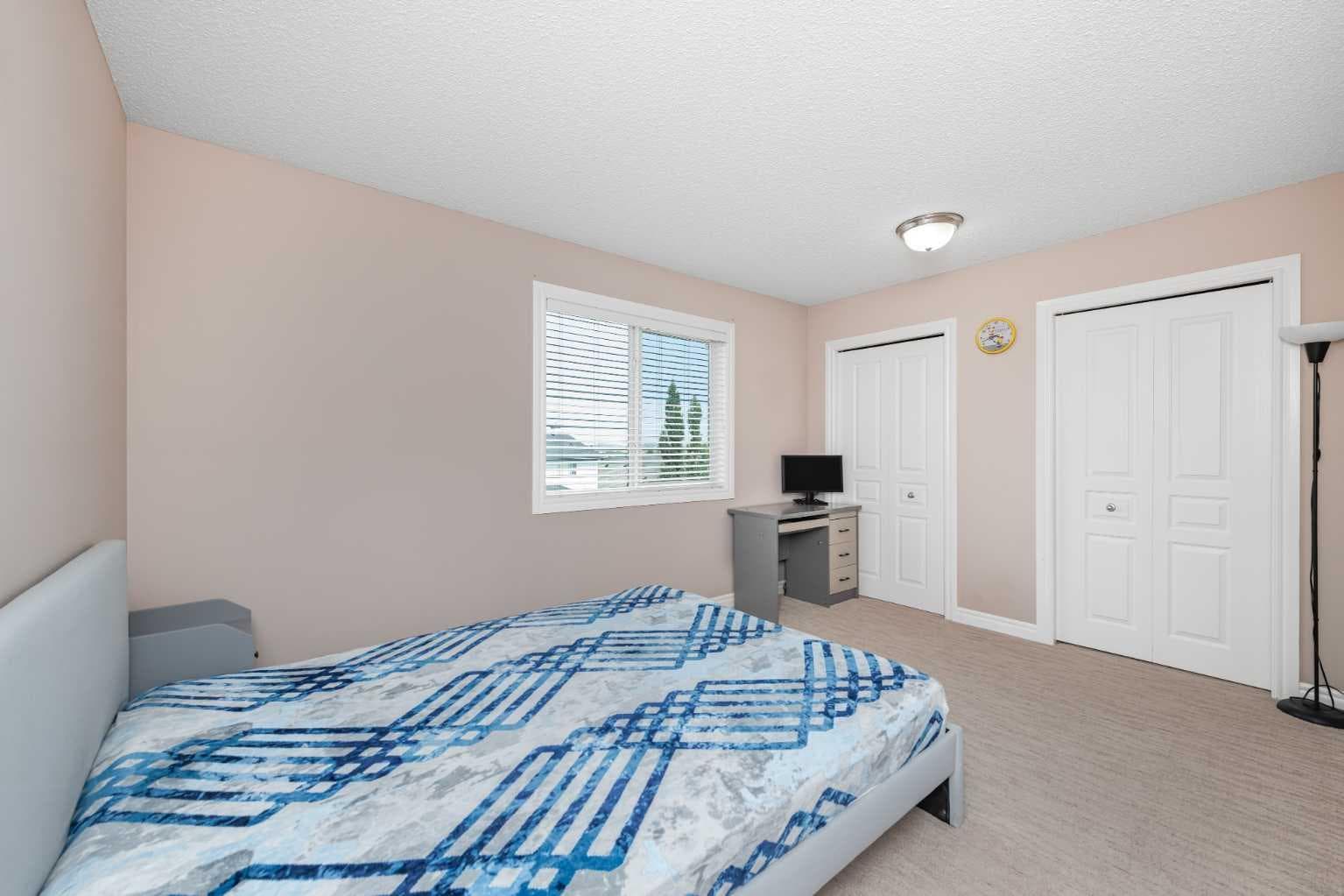 135 Kincora Drive NW