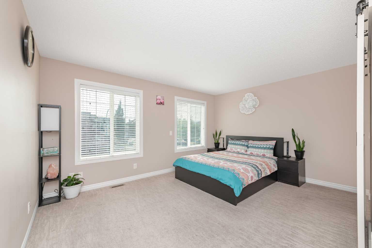 135 Kincora Drive NW