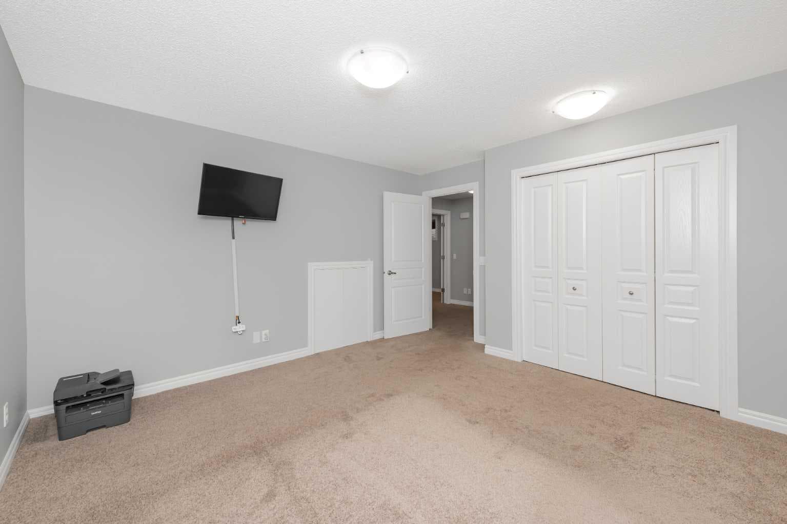 135 Kincora Drive NW