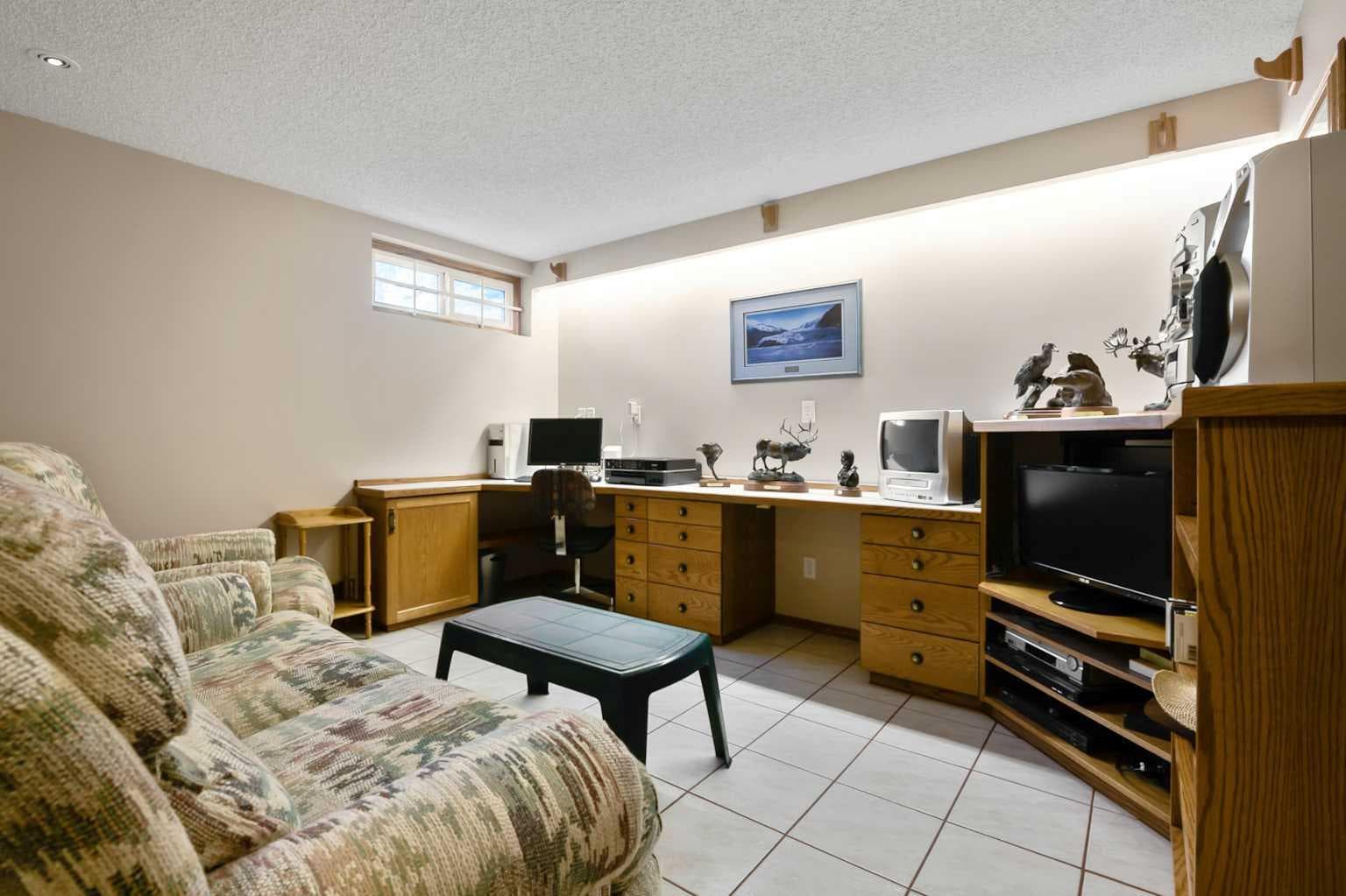 308 Canniff Place SW