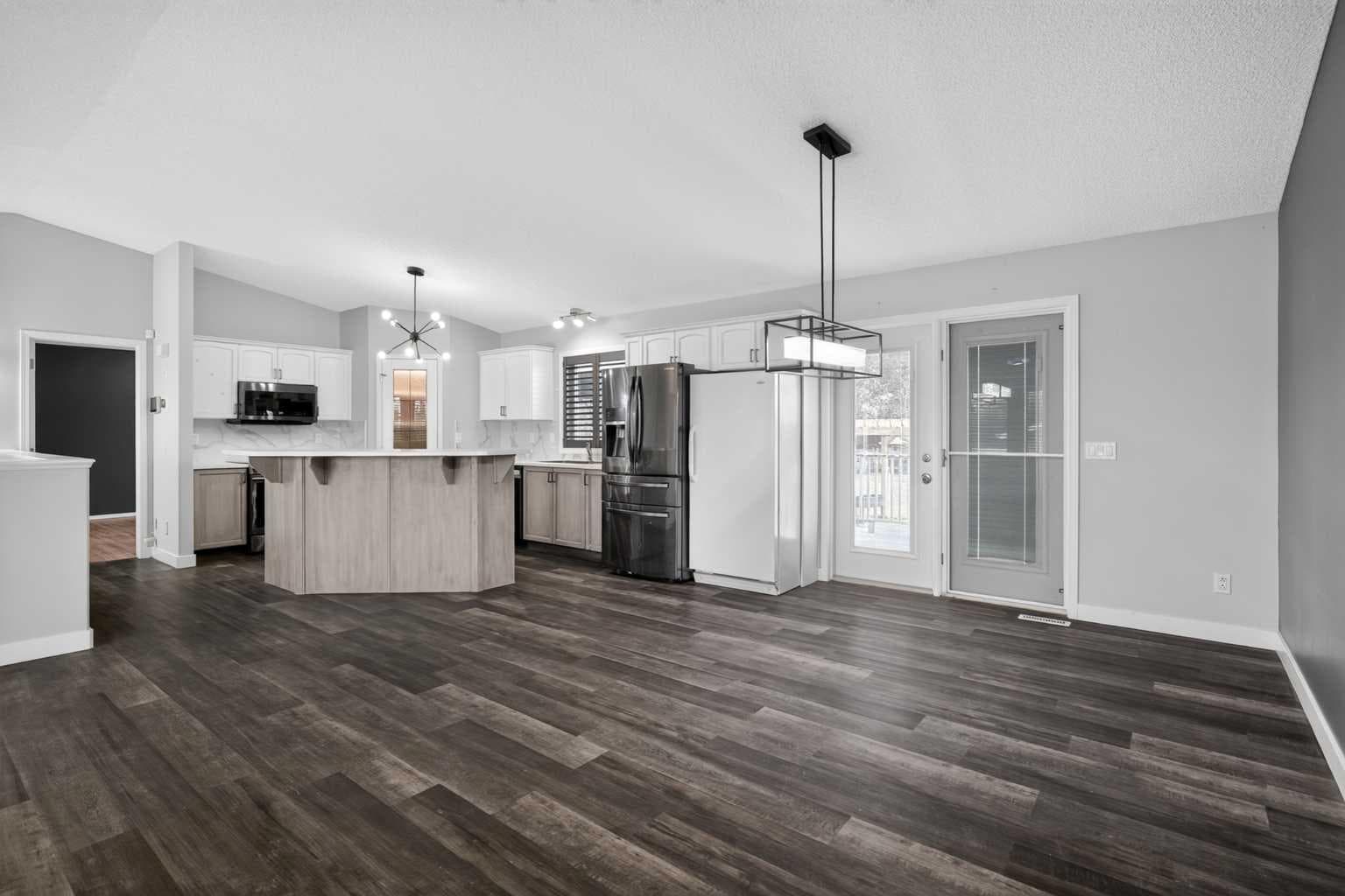 270092 Glenmore Trail 