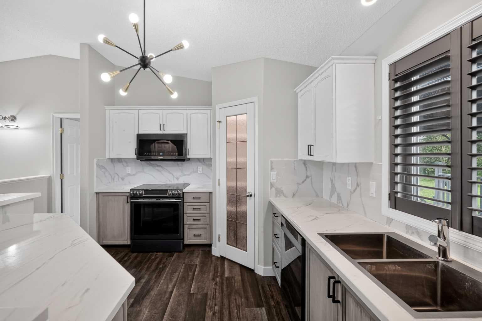 270092 Glenmore Trail 