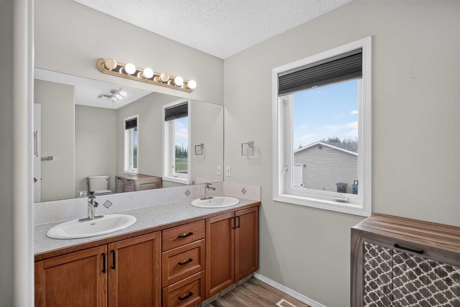 270092 Glenmore Trail 