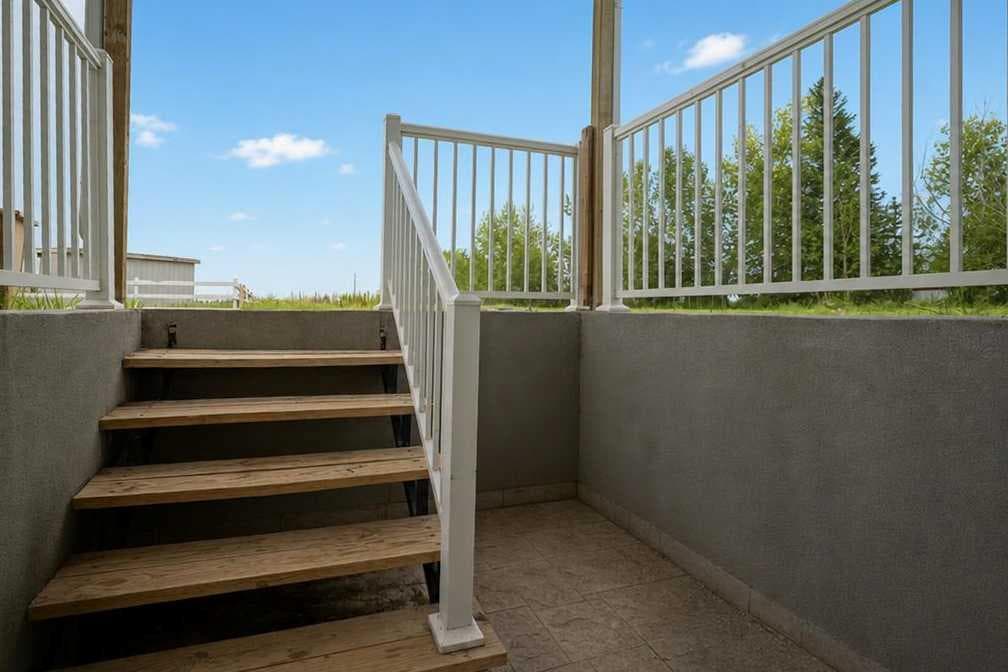 270092 Glenmore Trail 