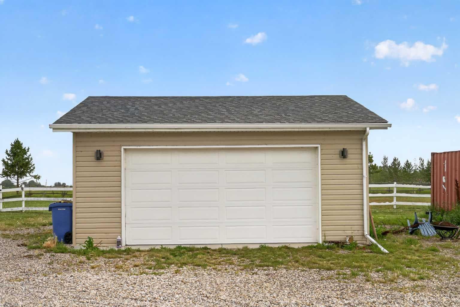 270092 Glenmore Trail 