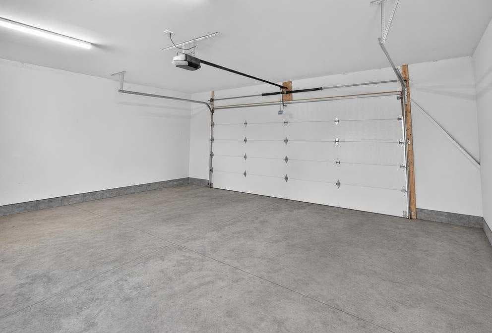 270092 Glenmore Trail 