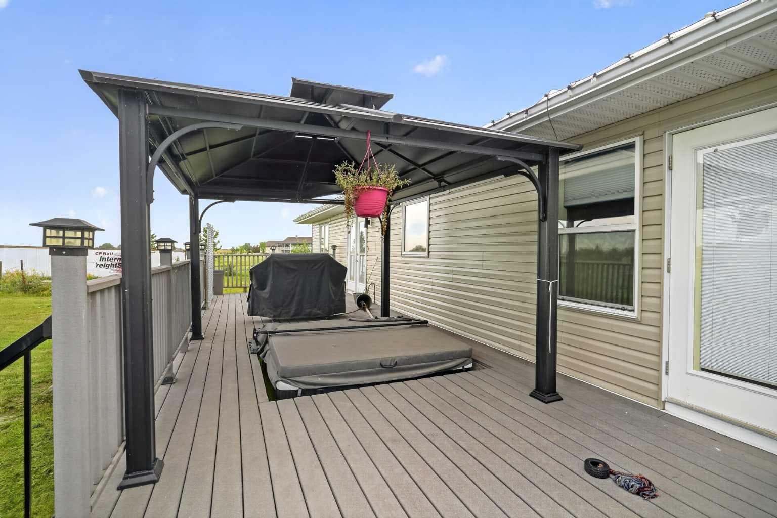 270092 Glenmore Trail 