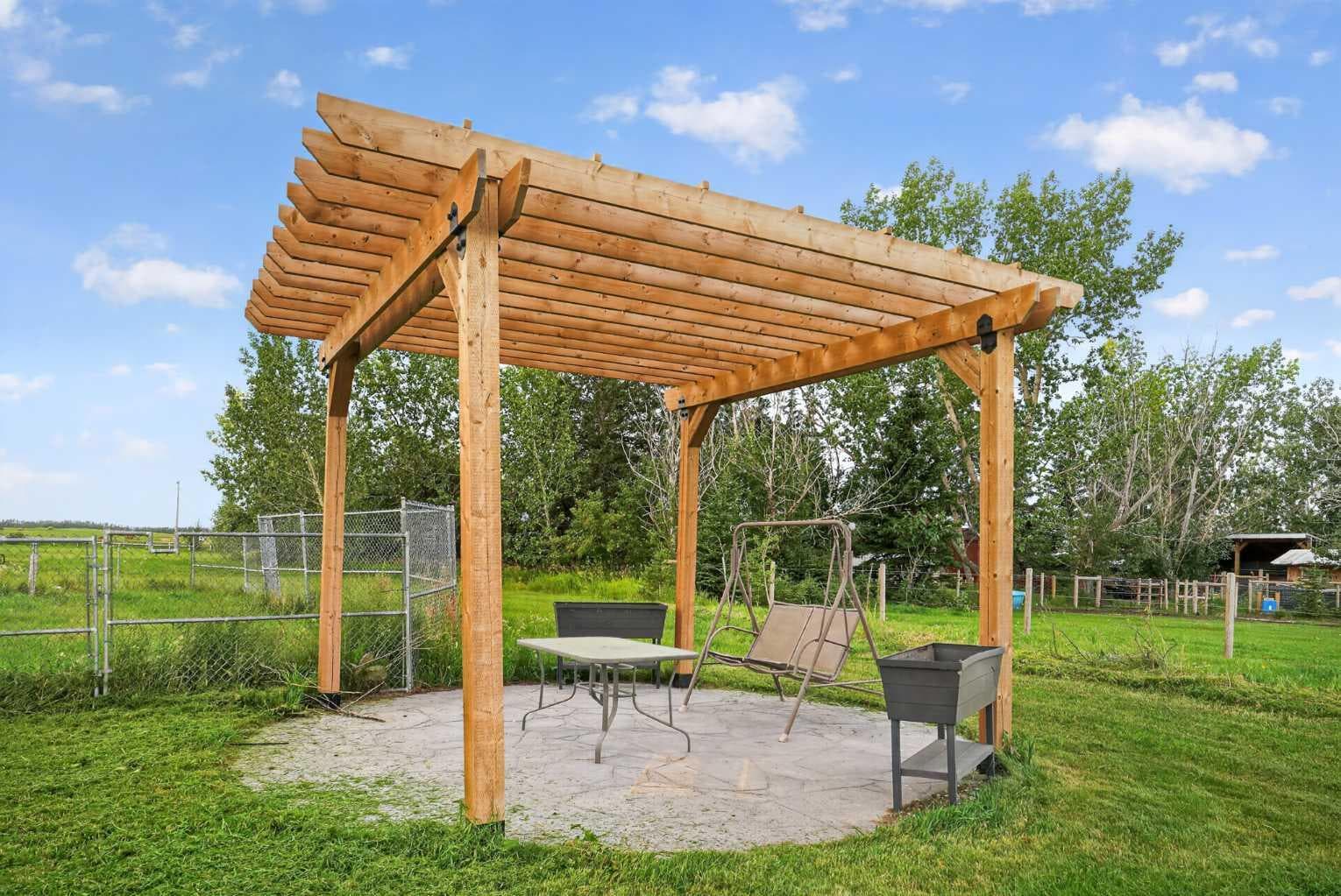 270092 Glenmore Trail 