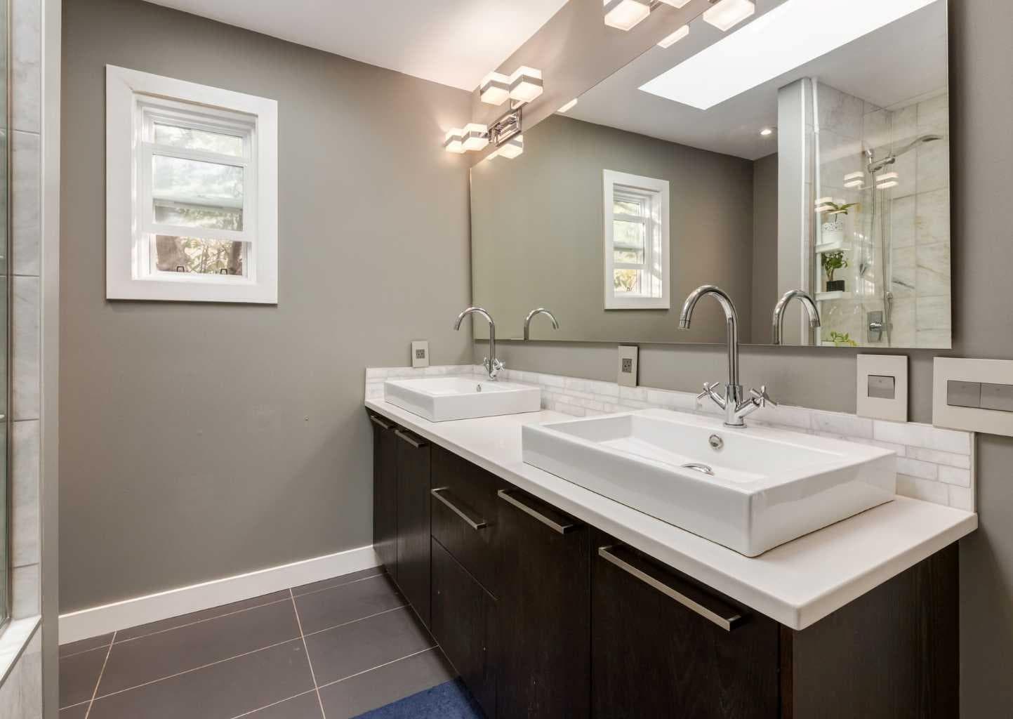 1, 1938 33 Street SW