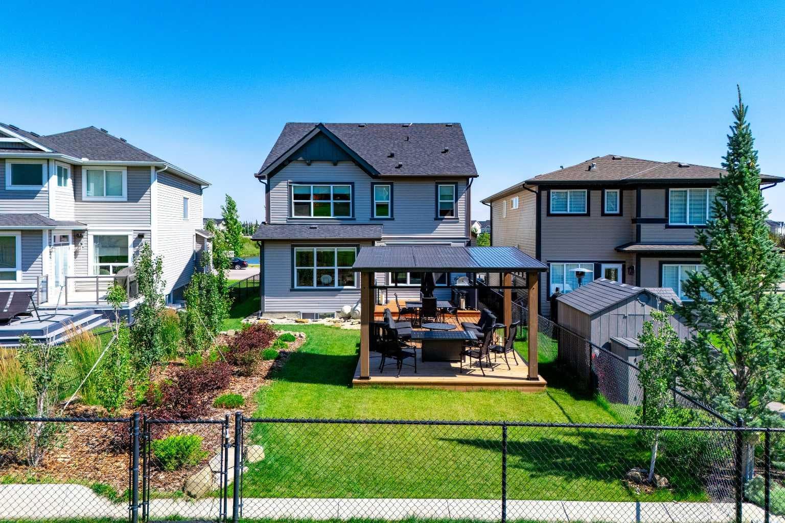 236 Hillcrest Drive SW