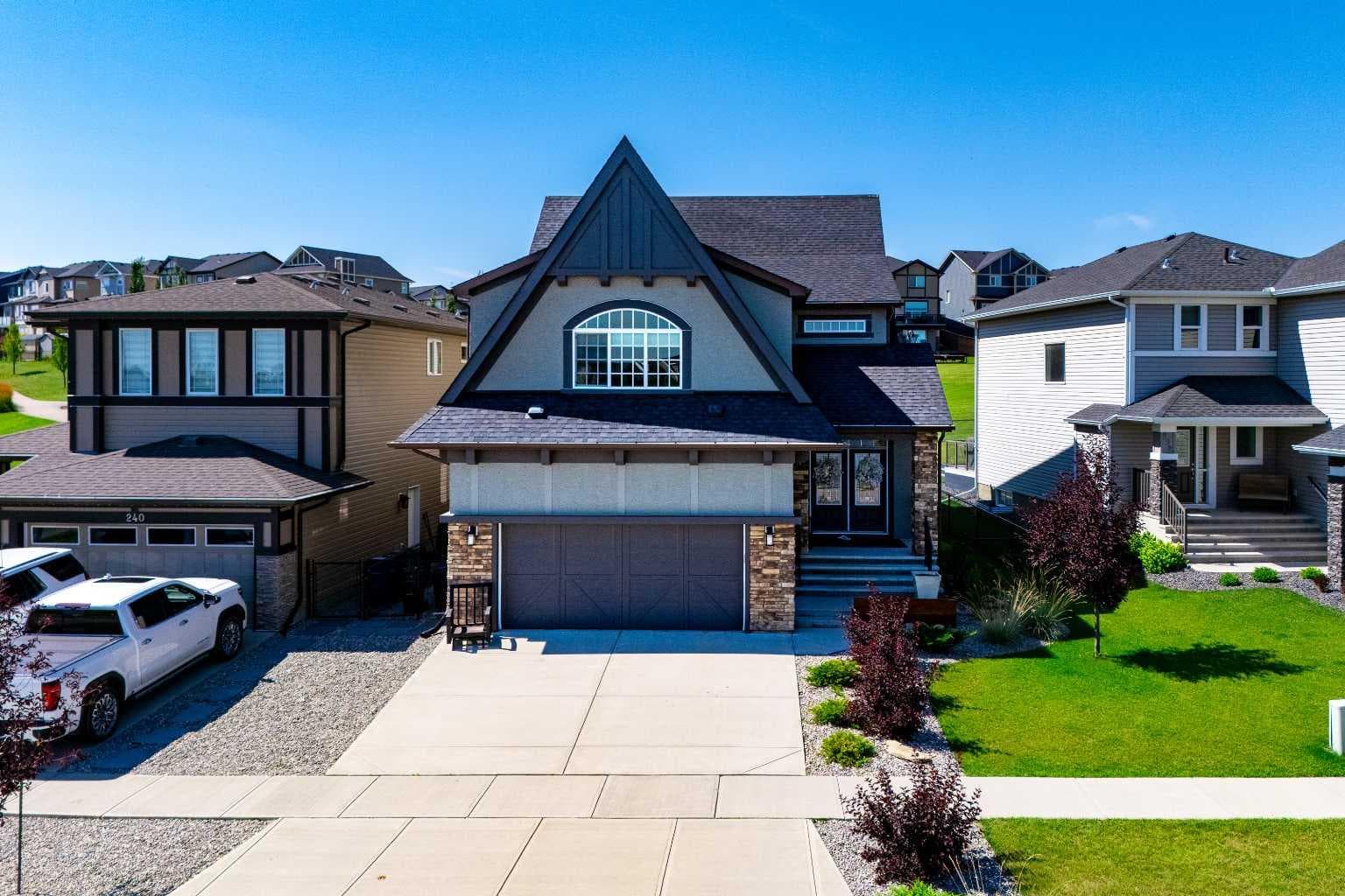 236 Hillcrest Drive SW