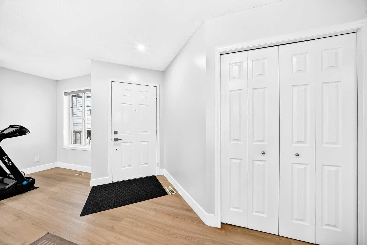 218 Saddlefield Place NE