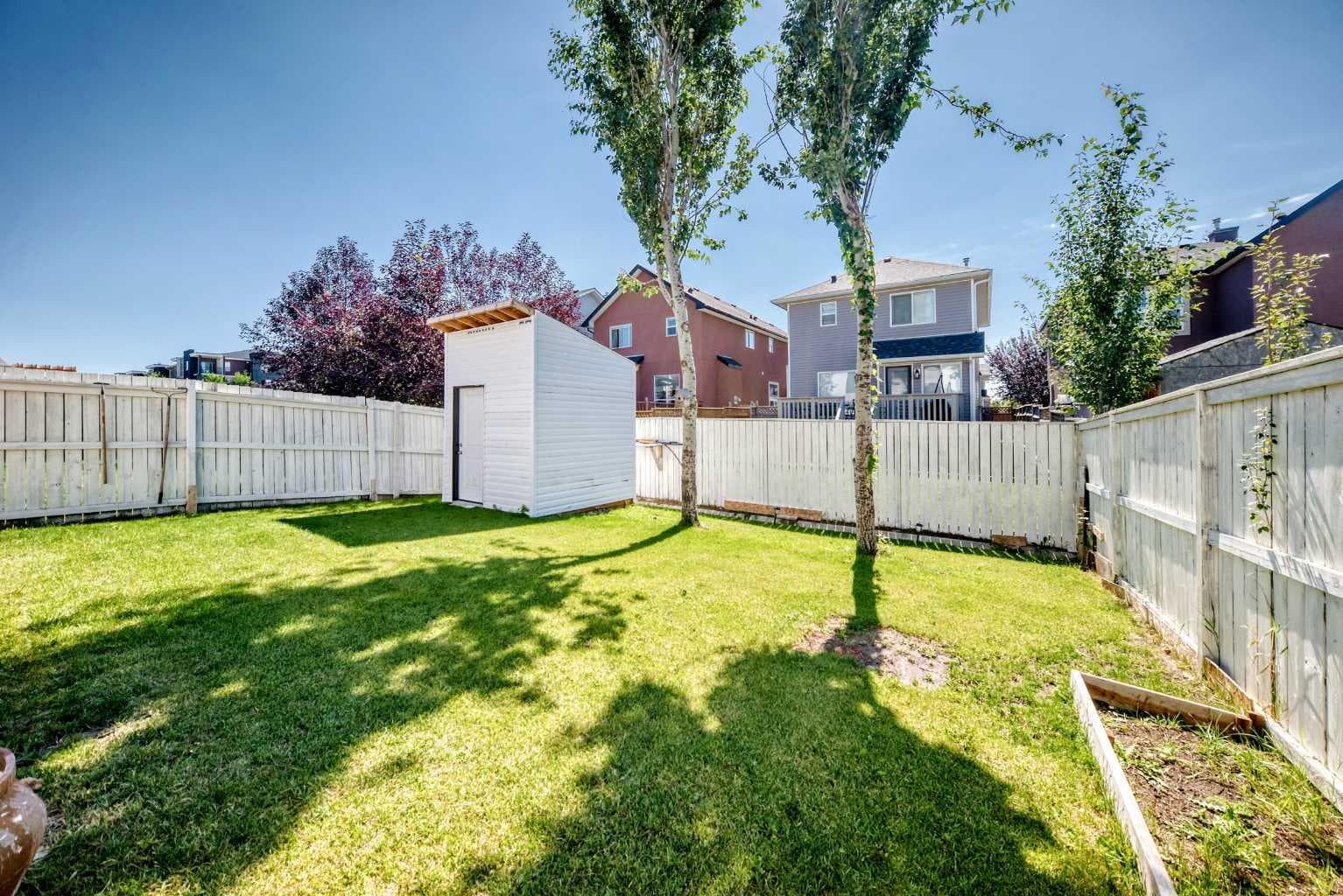 218 Saddlefield Place NE