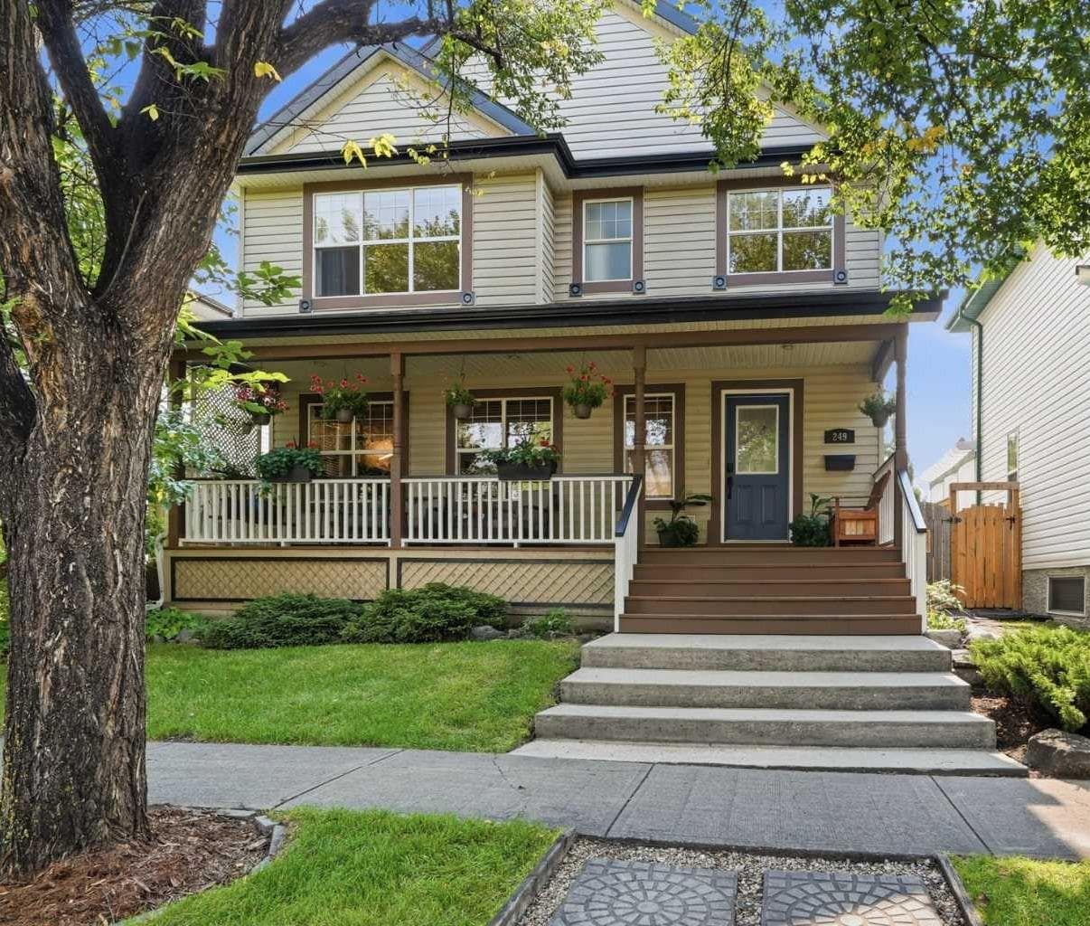 249 Inverness Park SE