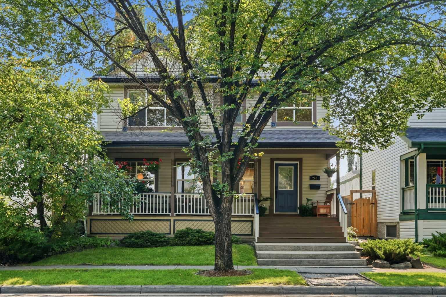 249 Inverness Park SE