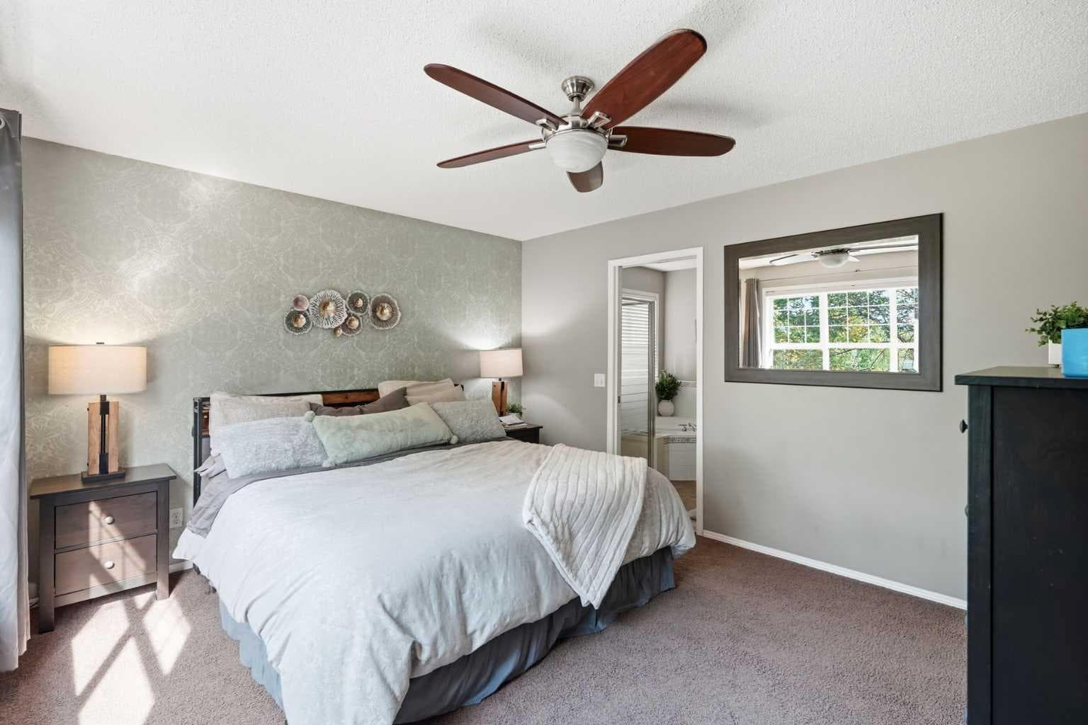 249 Inverness Park SE