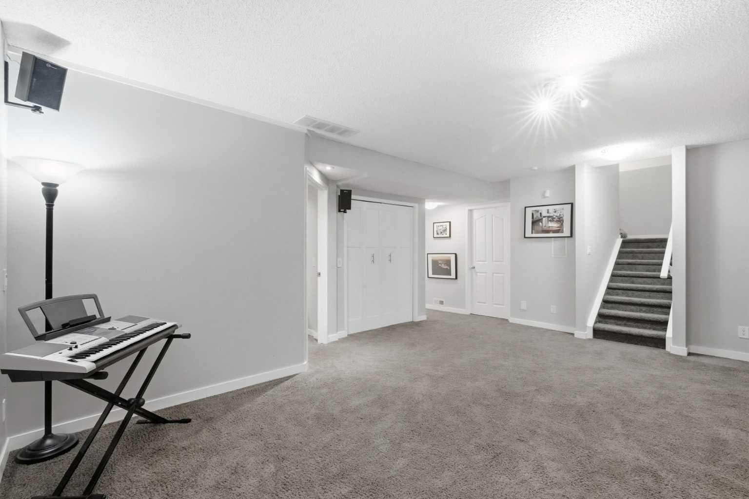 249 Inverness Park SE