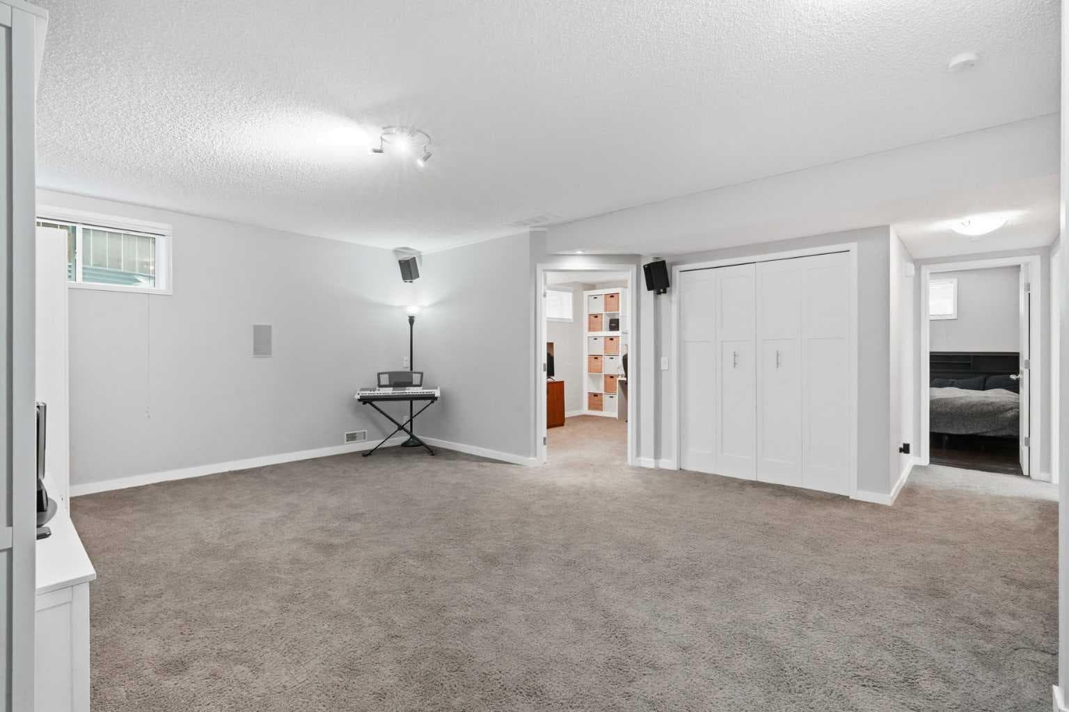 249 Inverness Park SE